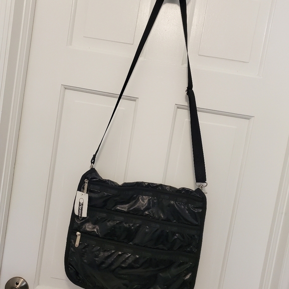 NWT LeSportsac Black Patent "Jen" Crossbody/Satchel, Lightweight, Versatile - Picture 9 of 11